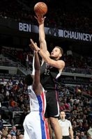 Blake Griffin Elevates for a Shot inside vs Detroit Pistons