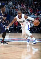 Chris Paul looks to do a crossover move vs the Pelicans 2015
